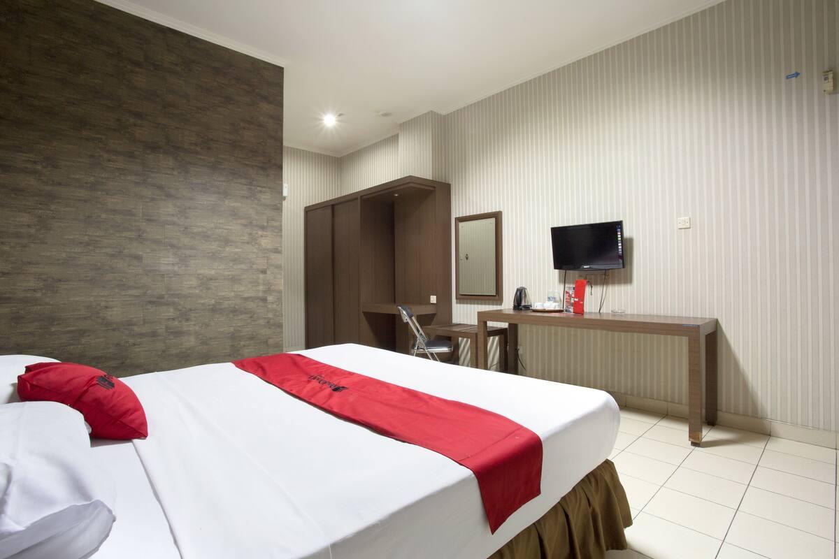 Hotel Reddoorz @ Surapati Bandung Exterior foto