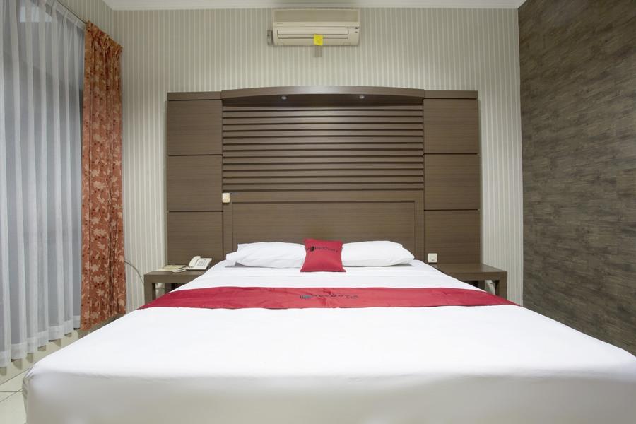 Hotel Reddoorz @ Surapati Bandung Exterior foto